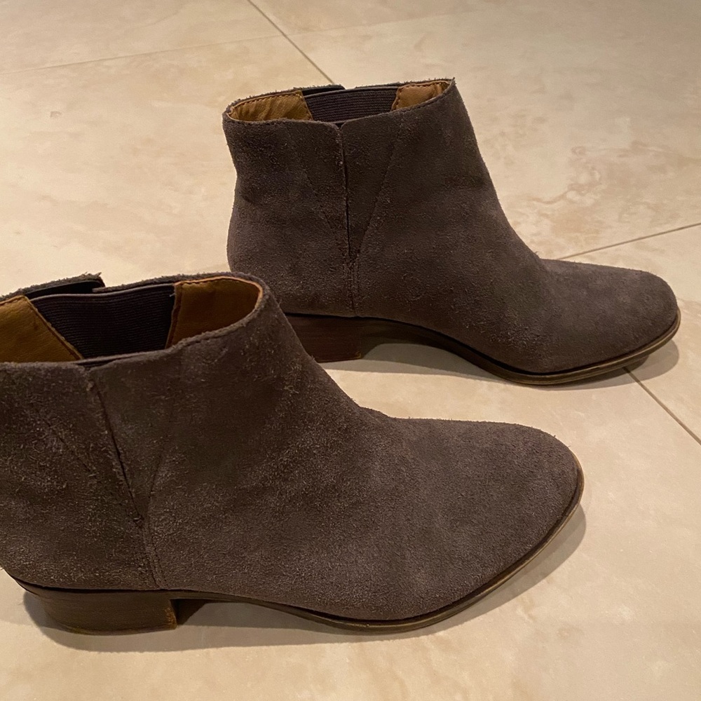 Grey Booties - Picture 2 of 4